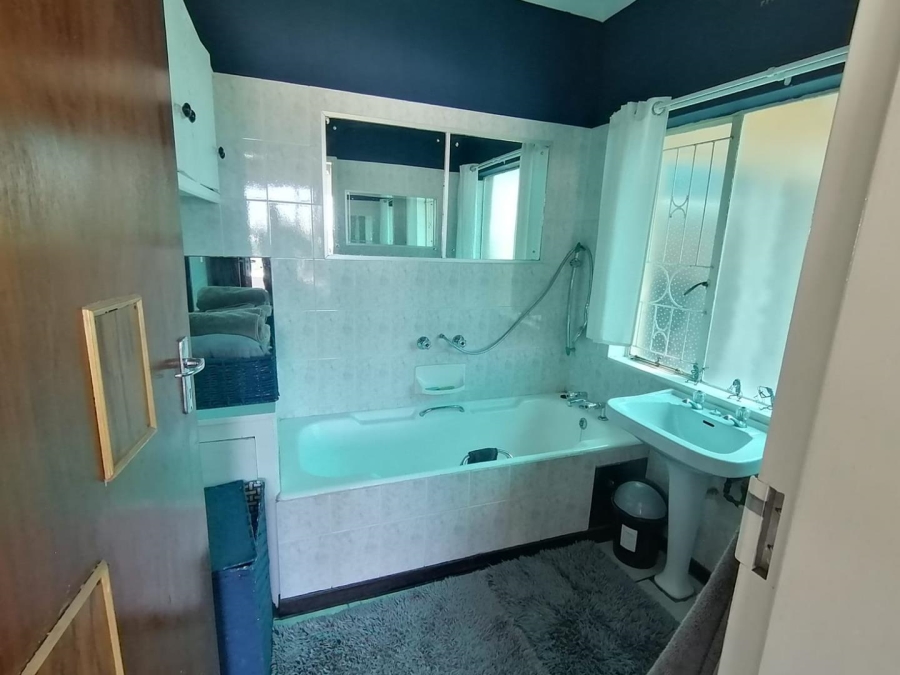 To Let 5 Bedroom Property for Rent in Generaal De Wet Free State